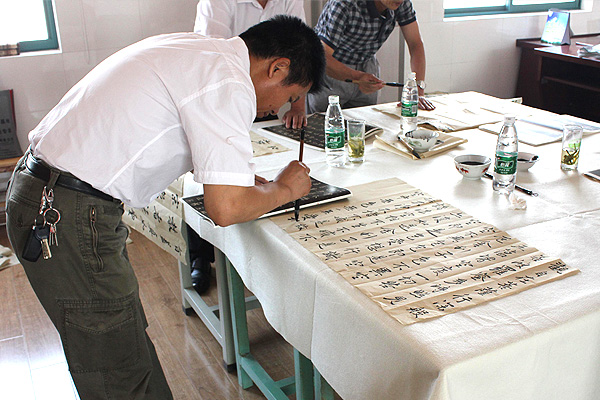 中國(guó)人民大學(xué)、北京師范大學(xué)王學(xué)嶺書法工作室在安邦集團(tuán)面授會(huì)(圖3)